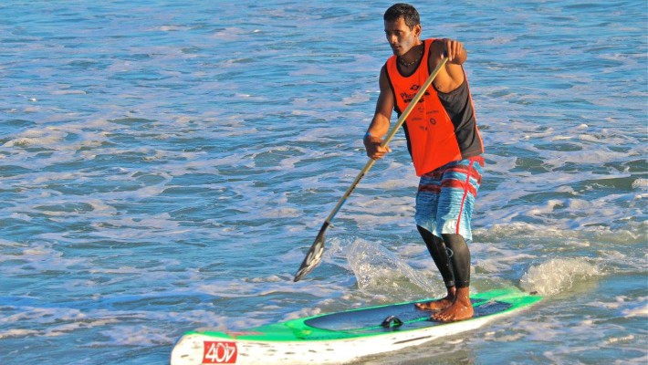 Niuhiti-Nui Buillard s'entraîne à Dana Point, California, en marge des Pacific Paddle Games 2015